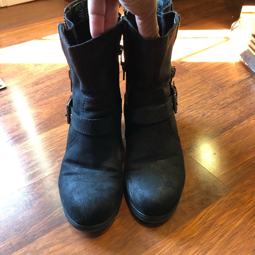 Carlos Santana Low Cut Boots